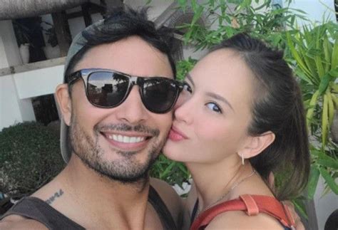 I miss your old boobs: Derek Ramsay says as Ellen Adarna gets。